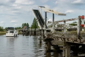 Financiële tekorten brengen herstel van Friese bruggen en watertoerisme onder druk
