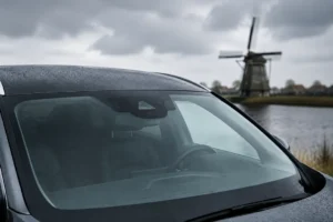 Kosten voorruitvervanging flink omhoog door nieuwe technische functies in auto’s