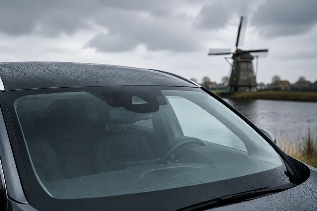 Kosten voorruitvervanging flink omhoog door nieuwe technische functies in auto’s
