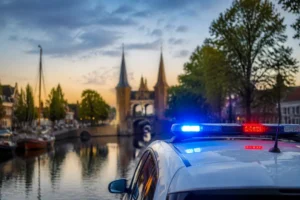 Meerdere aanhoudingen in Friesland na incidenten in Sneek en voetbalevenement