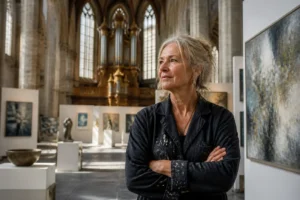 Sneker kunstenares krijgt verrassende overzichtstentoonstelling in Martinikerk