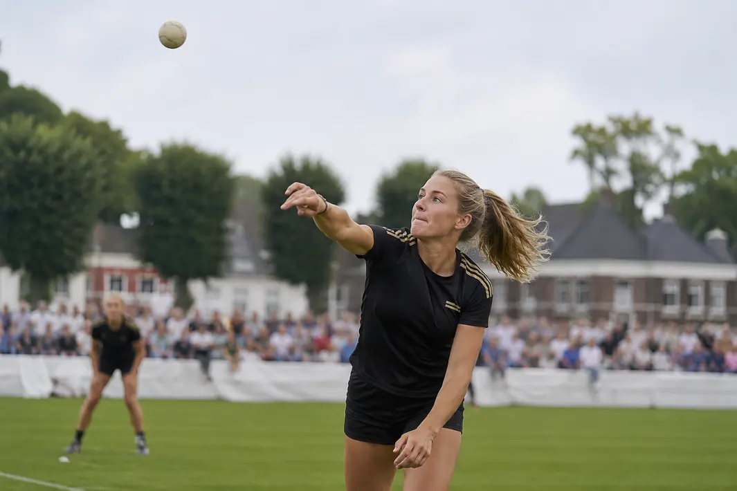 Talentvolle kaatser Noëlle Hiddinga maakt indrukwekkend debuut bij Gouden Wilhelminapartij
