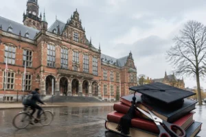 Universiteit Groningen kondigt ingrijpende bezuinigingen aan die onderwijs en organisatie raken